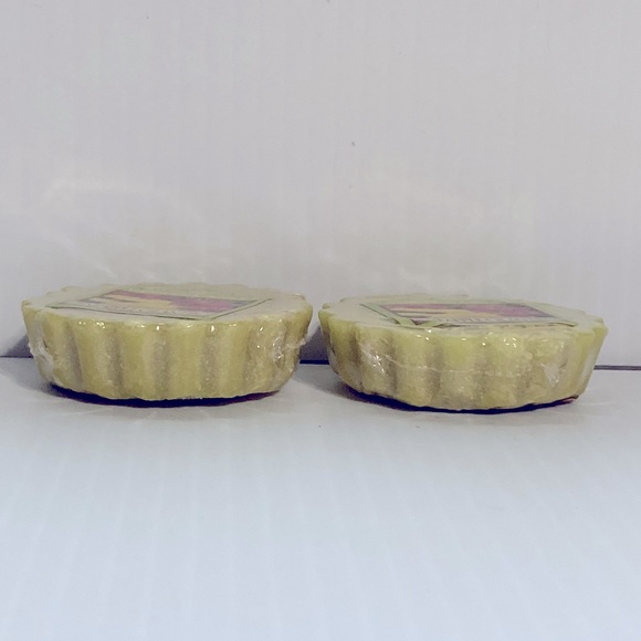 2 Yankee Candle Tarts PINEAPPLE CILANTRO NEW 0.8 oz each - Picture 3 of 5